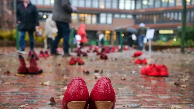 Zapatos Rojos: Jedes Schuhpaar ein Femizid
